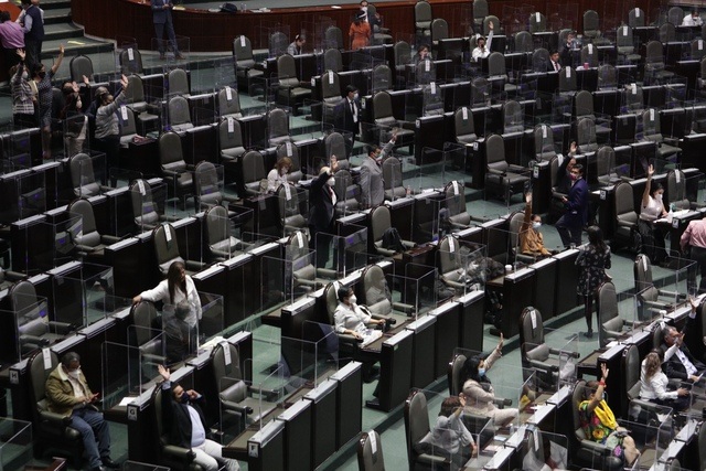 Al pago de deuda pública, 541 mil 94 millones de pesos