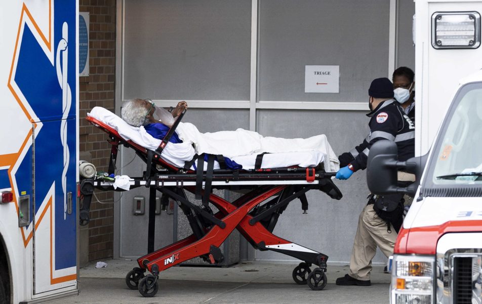Estados Unidos rompe con 3,784 su récord diario de muertos por COVID-19