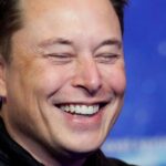 Elon Musk regresa a Twitter y brinda su apoyo al Dogecoin