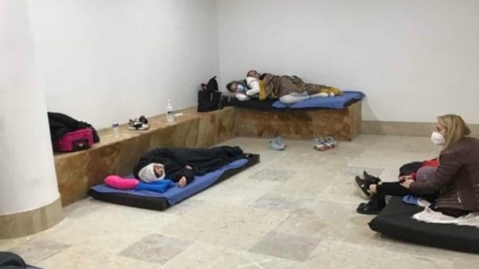 Ligan a rumanos detenidos en Aeropuerto de Cancún con clonación de tarjetas
