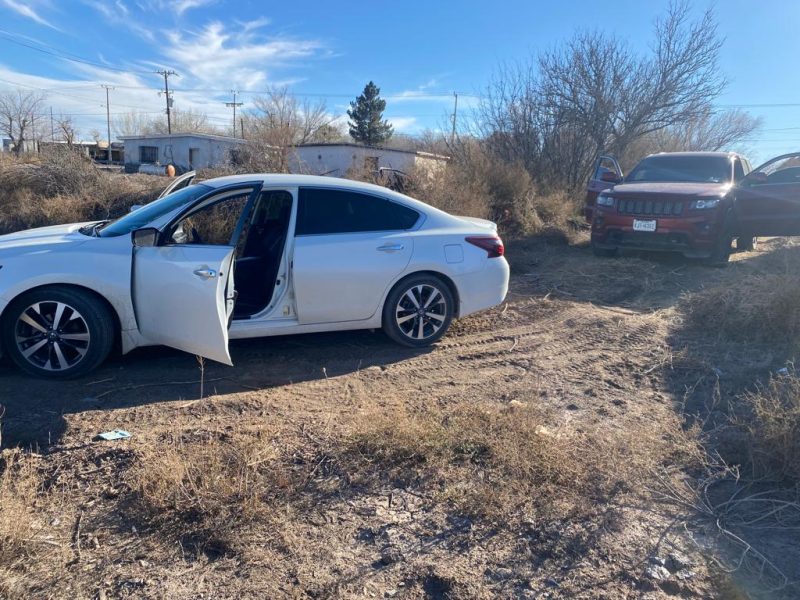 Aseguran autos robados y droga en el Valle de Juárez