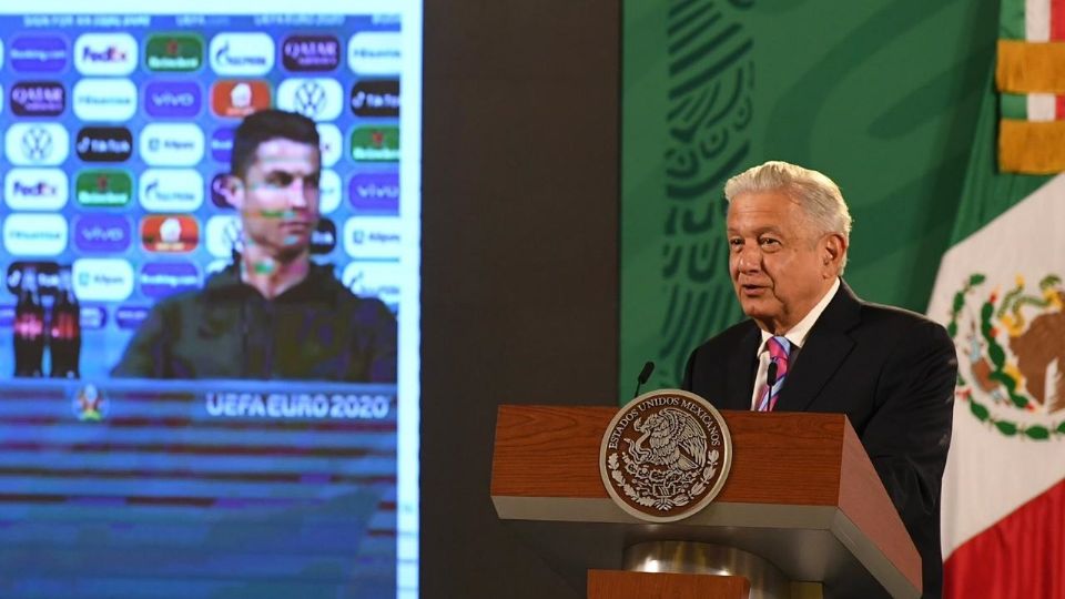 AMLO-da-clases-de-nutricion-en-la-Mananera thumbnail