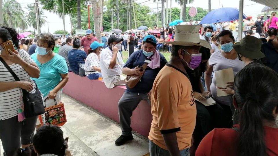Guatemaltecos-Acudieron-a-Tapachula-a-Vacunarse-Contra-el-Covid-19 thumbnail