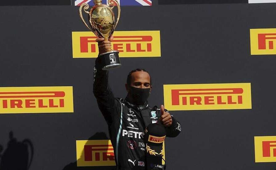 Lewis Hamilton acecha campeonatos de pilotos y constructores