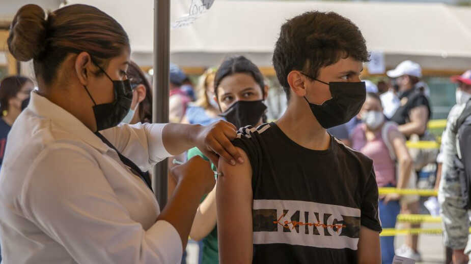 Personas mayores de 18 años ya se pueden registrar para recibir vacuna contra COVID