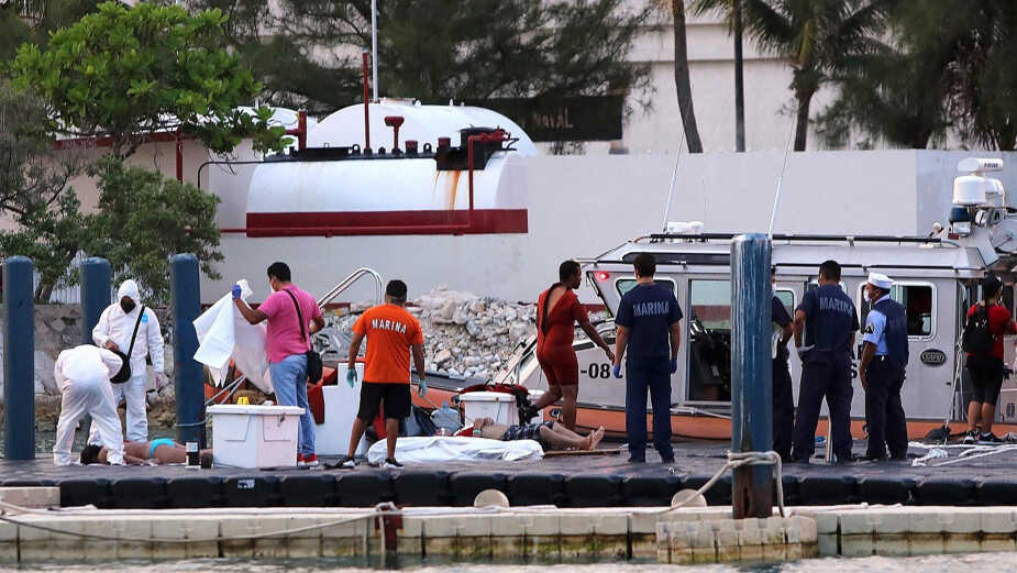 Se hunde embarcación turística en Cancún; hay tres muertos