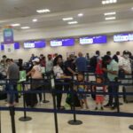 FIRME EL FLUJO DE VIAJEROS EN AEROPUERTO DE CANCÚN