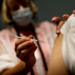 Regulador de UE aprueba tercera dosis de Pfizer para mayores de 18 años