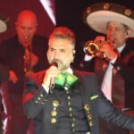 ALEJANDRO FERNÁNDEZ BRILLA EN CANCÚN