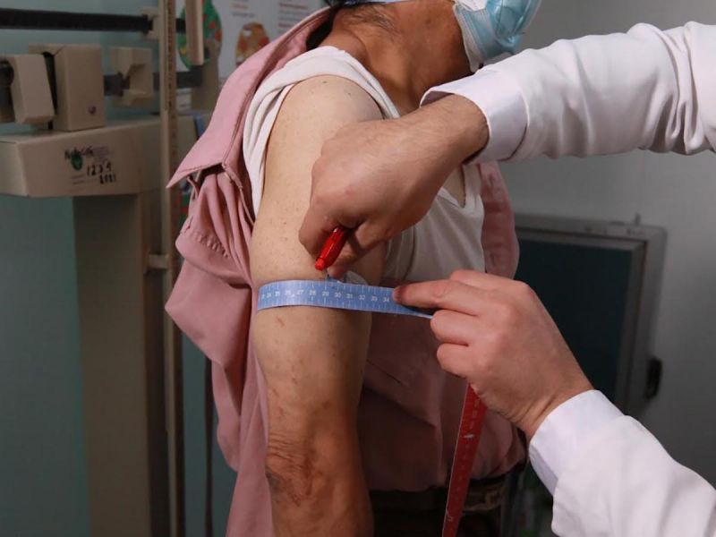 Siete de cada 10 adultos tienen exceso de peso; IMSS invita a revisarse talla y peso