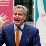 EU: Nueva York obliga a empleados del sector privado a vacunarse contra el COVID-19