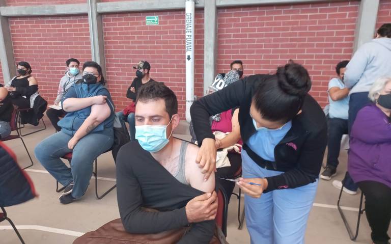 Arranca segundo día de vacuna de refuerzo para 30 y 39 años en la UVM
