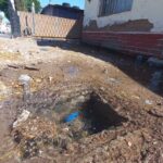 Denuncian desperdicio de agua potable por robo de medidor en la Unidad Cuauhtémoc