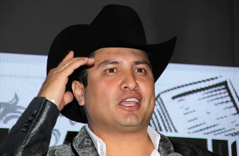Julión Álvarez salió de la lista negra de EUA y su música regresó a Spotify