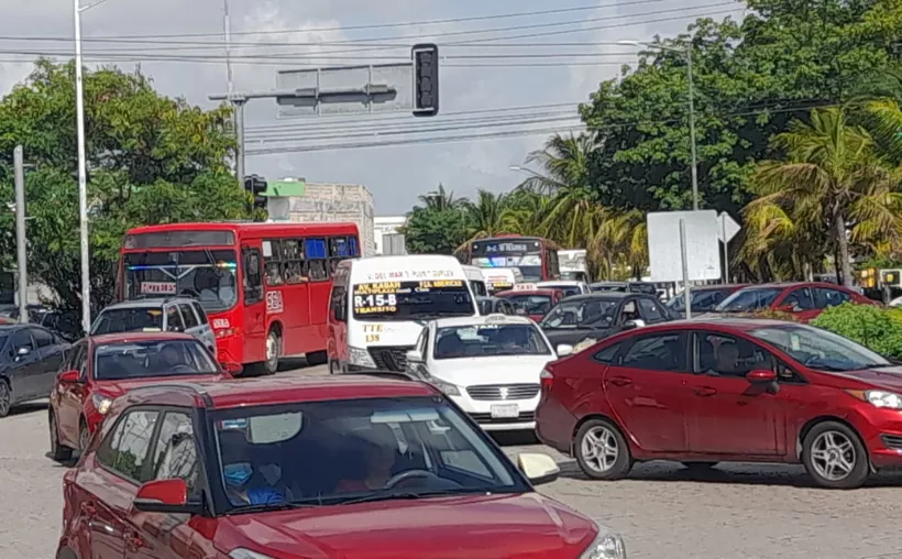 Reportan apagón masivo en diversas zonas de Quintana Roo