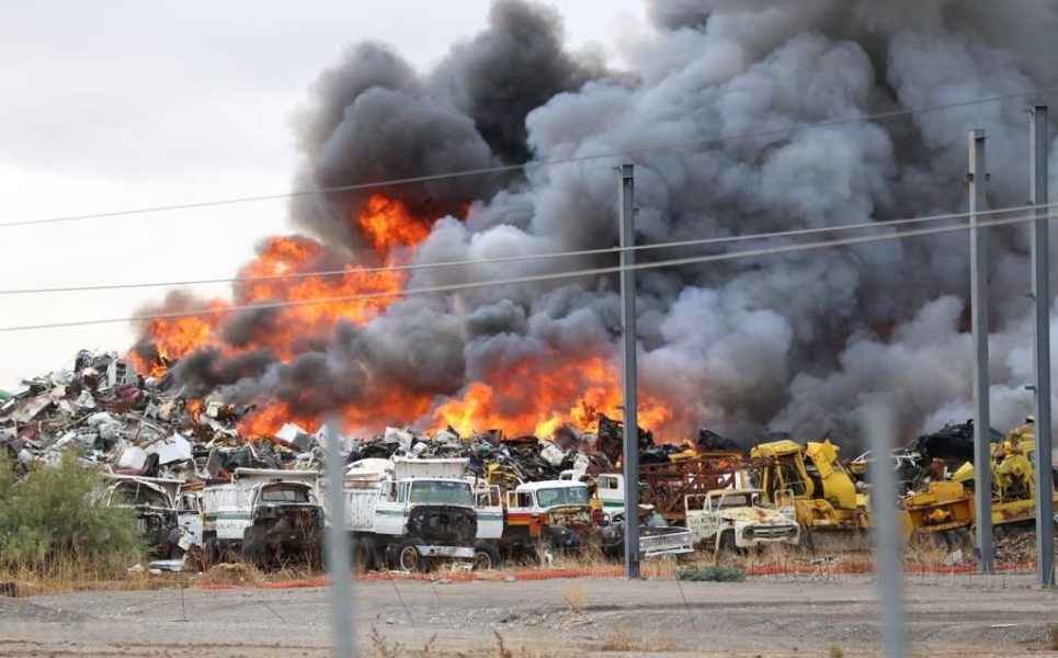 Se incendia recicladora de metales en Ciudad Juárez, Chihuahua