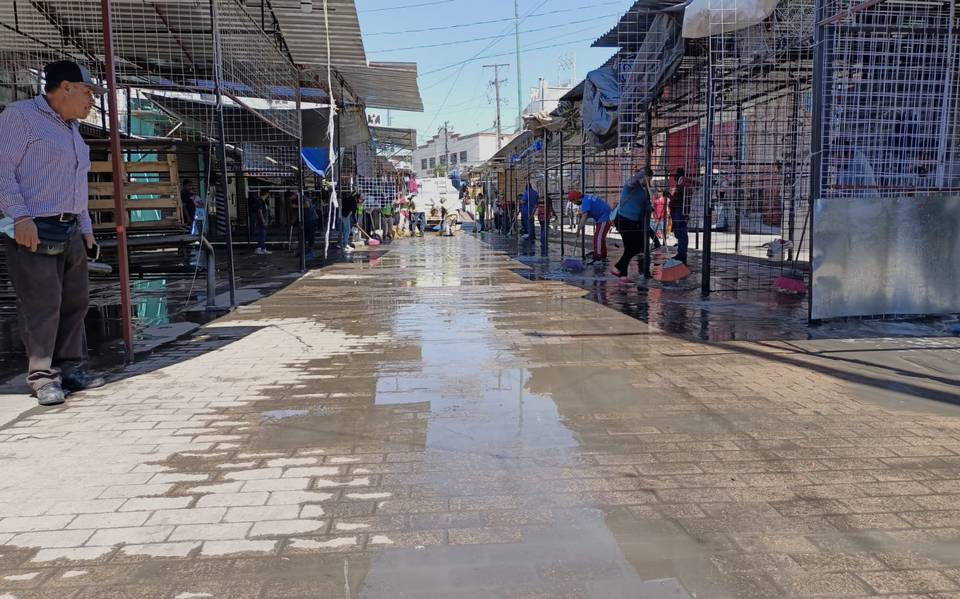 Se unen comerciantes para lampiar las calles de la zona Centro