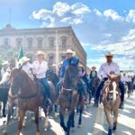Acompañó alcalde parralense a la gobernadora en Cabalgata Villista