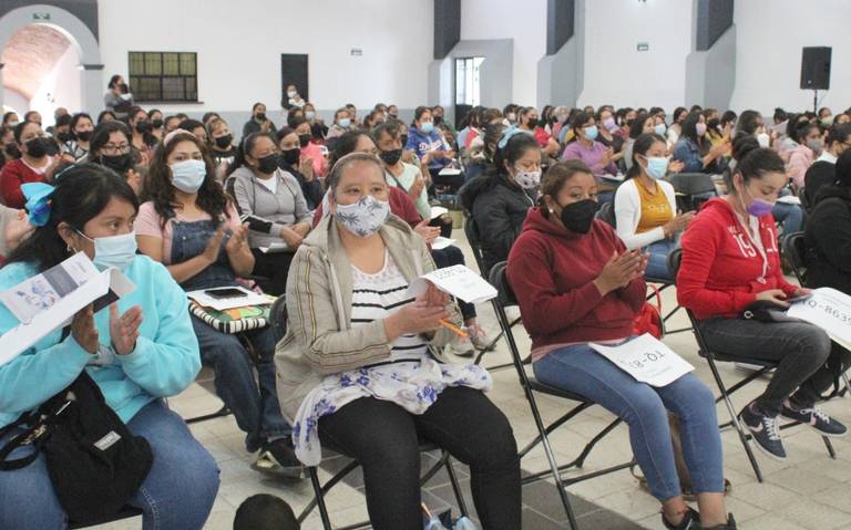 Sedesoq entregó apoyo a familias de Tequisquiapan thumbnail