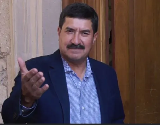 Aprueba Congreso iniciar juicio político contra Javier Corral
