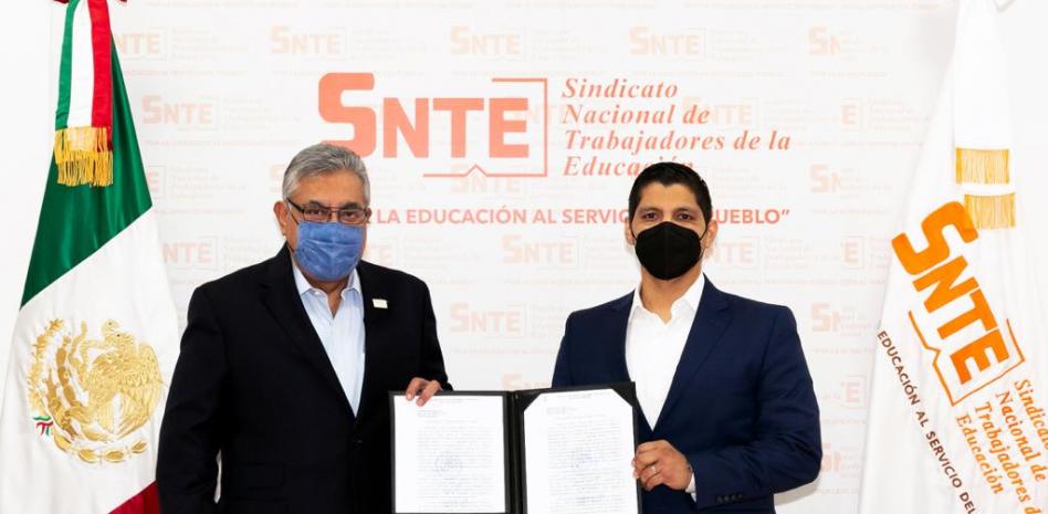 Es mejor luchar colectivamente que de forma individual: SNTE