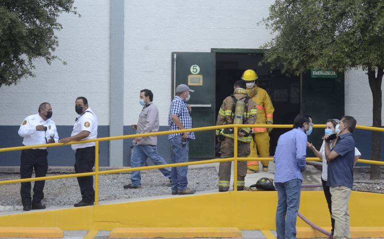Evacúan a 450 empleados de fábrica de ataúdes por incendio thumbnail