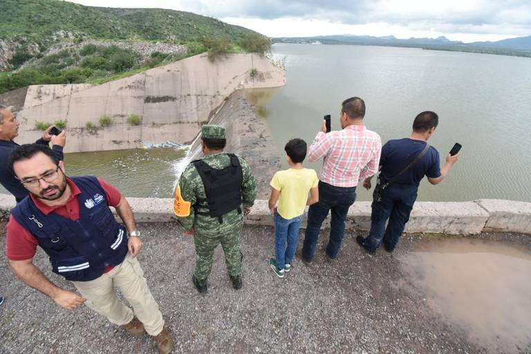 Vierte presa Chihuahua; podrían cerrar el paso en caso de una crecida