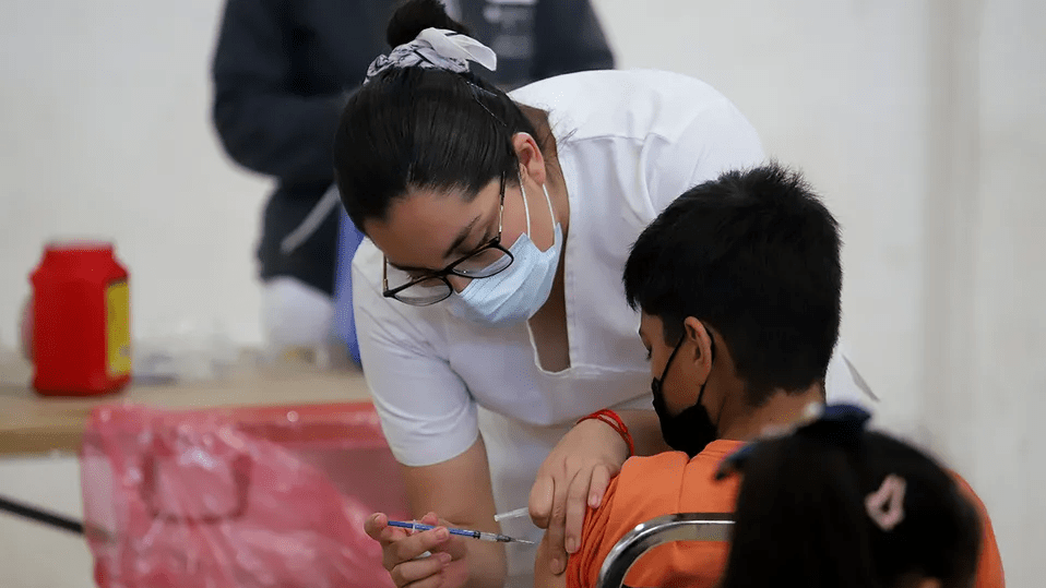 En 2 años, hubo 3 mil 500 operativos de vacunación en Chihuahua thumbnail