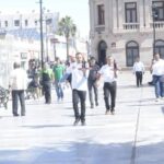 Exhiben meseros sus habilidades en el Centro Histórico de Chihuahua