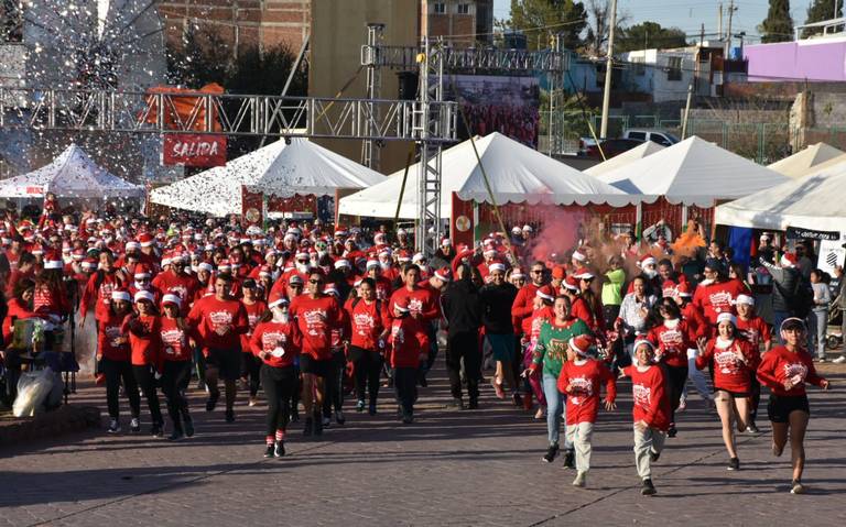 Corren más mil 100 participantes en Santa’s Run