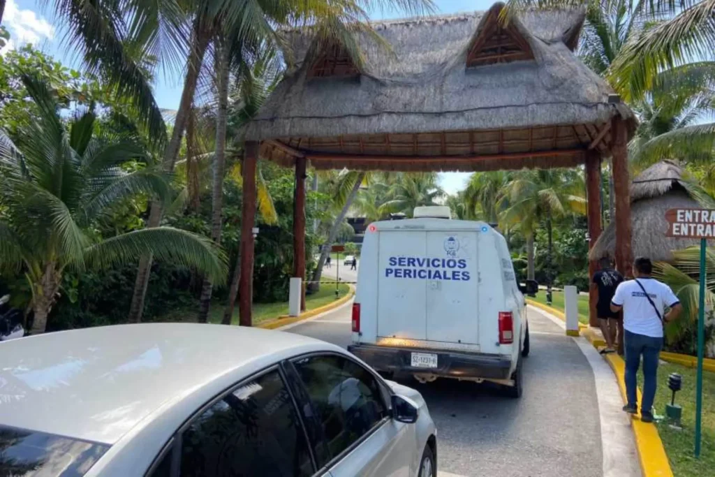 Ejecutan a tres personas en zona hotelera de Cancún, Quintana Roo thumbnail