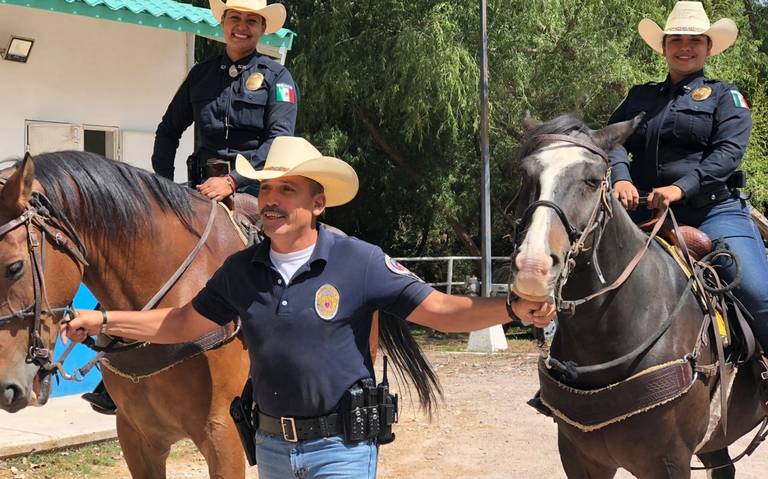 Agentes de la Policía Montada patrullan colonias de difícil acceso thumbnail