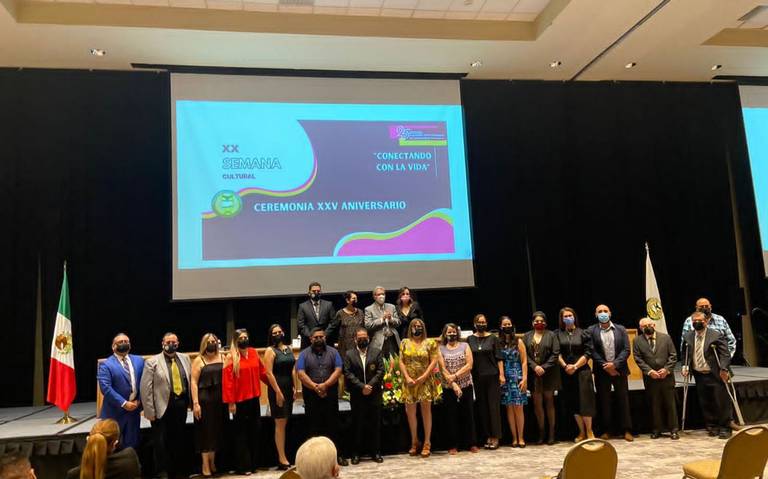 Celebra Claustro Universitario de Chihuahua 25 años de fundación