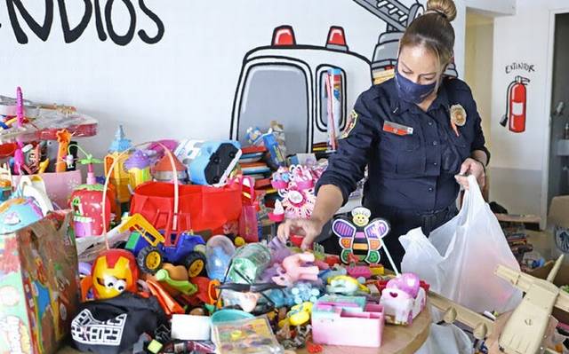 Continúa la colecta de juguetes de los Bomberos