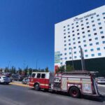 Convencen a hombre de no saltar de edificio; su madre subió a platicar con él