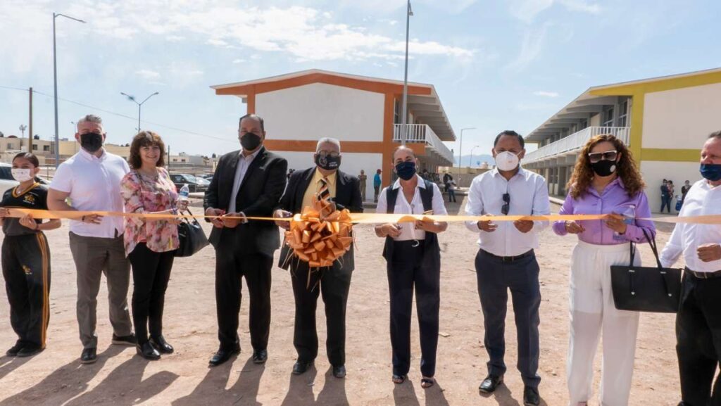 Inauguran secundaria técnica 99 en romanza thumbnail