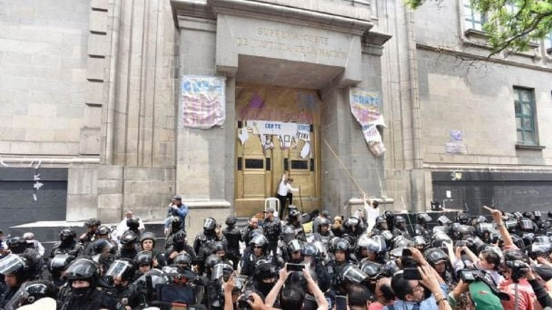 Manifestantes “actuaron con prepotencia”: AMLO sobre marcha en defensa de la Corte