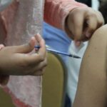 Mas de 7,000 jóvenes recibieron vacuna de refuerzo AstraZeneca, este lunes