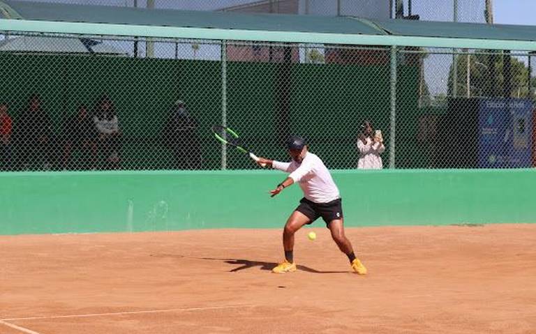 Miguel Gallardo se lleva el título Open varonil 2021 del torneo de tenis thumbnail