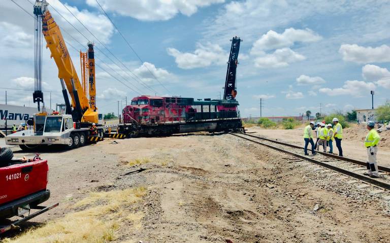 Riesgo de daño ambiental en Delicias por derrame de combustible de locomotora que se descarriló thumbnail