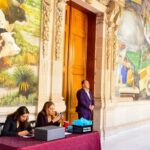 Se reúne a puerta cerrada Maru Campos con miembros de su gabinete y empresarios