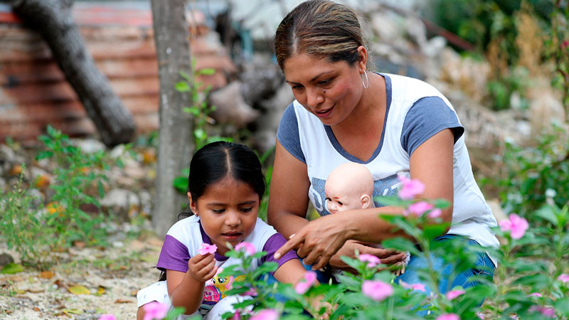 10 de mayo, Día de las Madres en México; rinde honores a la labor maternal