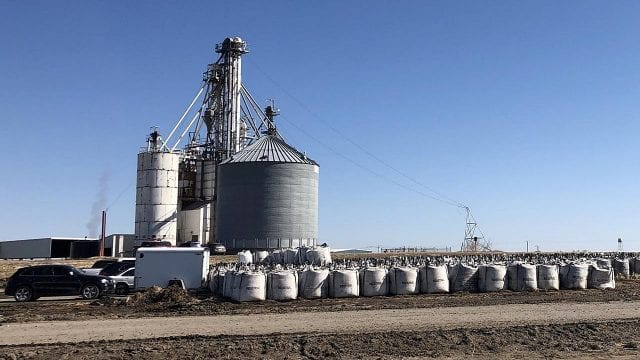 Etanol al 10% en gasolinas avanza en el mundo; en México, intereses se interponen