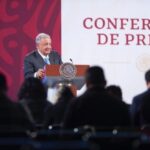 AMLO lanza ultimátum a supermercados y les fija un costo máximo para la canasta básica