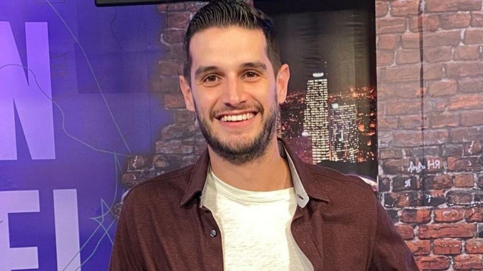 Adrián Marcelo tunde a integrantes de RBD por nueva gira, apoya a Poncho Herrera