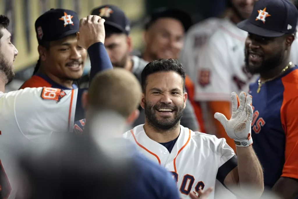 Altuve y Mancini aportan jonrones a triunfo de Astros thumbnail