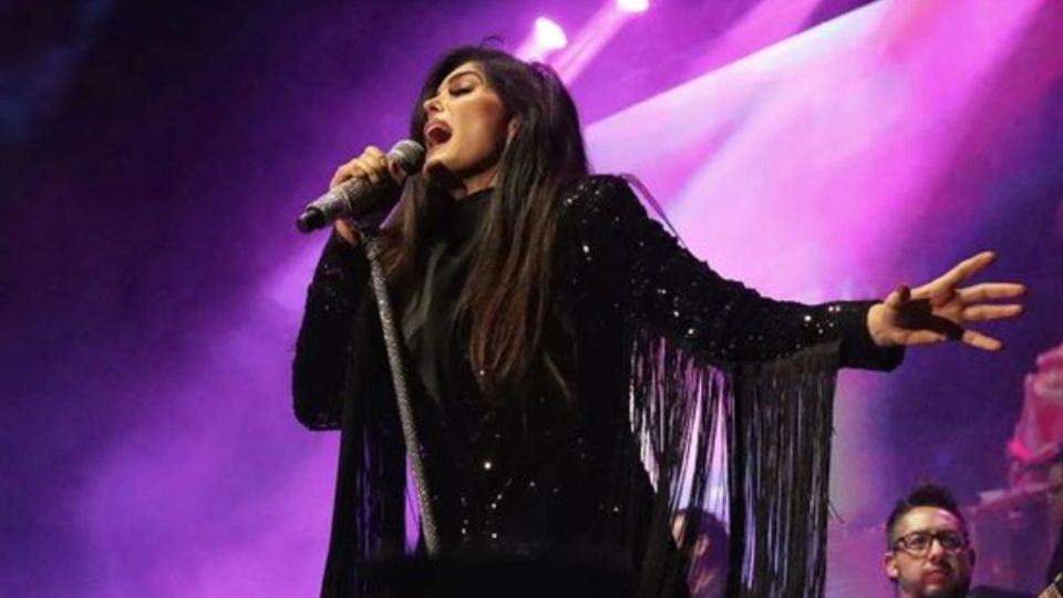 Ana Bárbara y la canción con la que le salvó la vida a una persona thumbnail