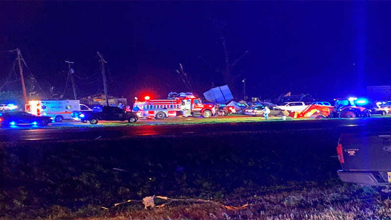 Aumenta numero de muertos tras tornados en Estados Unidos