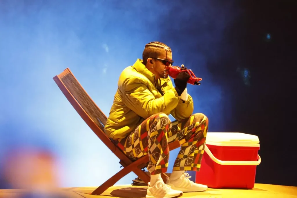 Bad Bunny enfrenta una demanda millonaria de su exnovia thumbnail