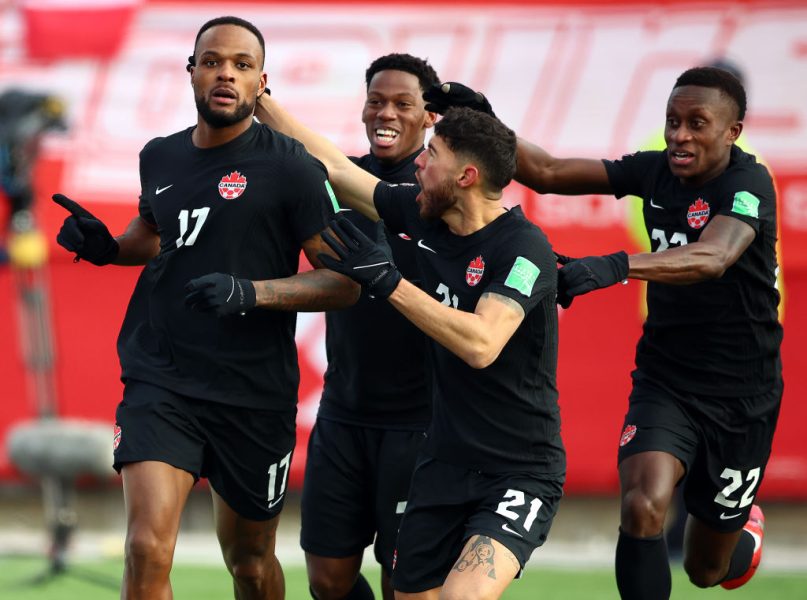 Canadá triunfa sobre Estados Unidos y es primero de la CONCACAF